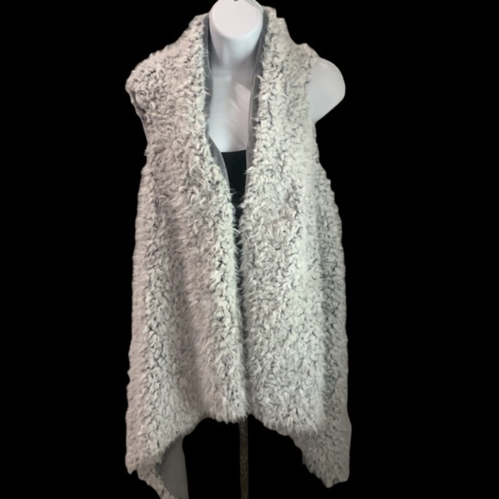 NWT AKIRA FUZZY FEELING DRAPE SHERPA VEST ONE‎ SIZE